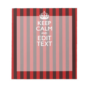 Feestelijke Keep Calm Uw tekst op rode strepen Notitieblok
