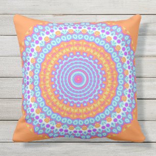 Feestelijke Oranje Roze Mandala Ontwerp 4 Buitenkussen