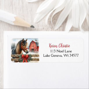 Feestelijke Paard en Rode Rustieke Schuur Kerstmis Etiket