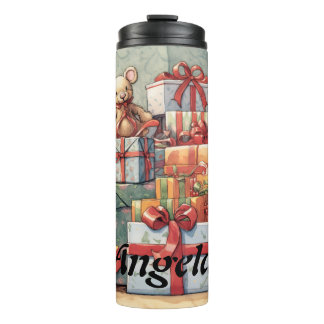 Feestelijke stapel kerstcadeaus thermosbeker