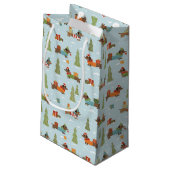 Feestelijke teckels in het sneeuwpatroon klein cadeauzakje (Achterkant Gekanteld)