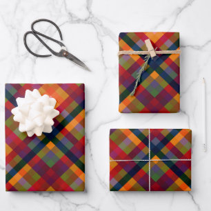 Feestelijke veelkleurige retro gespeelde verjaarda inpakpapier vel