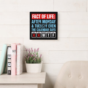 Feit van het Leven Kalender Zegt WTF Humor Vierkante Klok