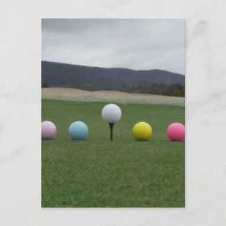 felgekleurde Golf Balls op een berg Briefkaart
