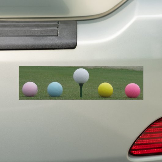 felgekleurde Golf Balls op een berg Bumpersticker (Op auto)