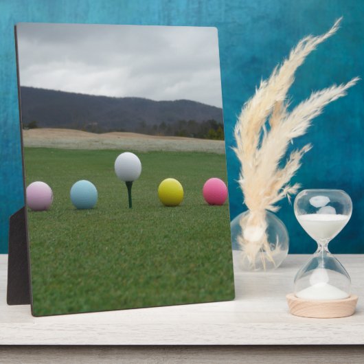 felgekleurde Golf Balls op een berg Fotoplaat (Zijkant)