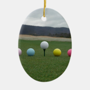 felgekleurde Golf Balls op een berg Keramisch Ornament