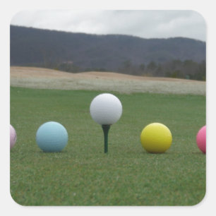 felgekleurde Golf Balls op een berg Vierkante Sticker