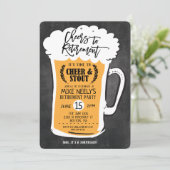 Félicitations à la bière de retraite Invitation de (Debout devant)