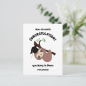 Félicitations Jote Sloth Graduation Carte personna (Debout devant)