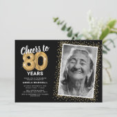 Félicitations pour 80 ans Invitation d'anniversair (Debout devant)