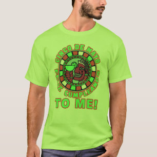 Feliz Cumpleanos tegen mij! Happy Birthday in het T-shirt