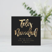 Feliz Navidad Elegant Black en Gold Script Chic Feestdagenkaart (Staand voorkant)