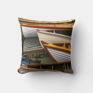 Felle gekleurde boten bij het Wooden Boat Center Kussen