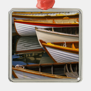 Felle gekleurde boten bij het Wooden Boat Center Metalen Ornament