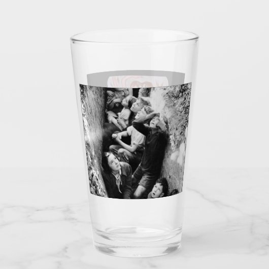 Feminist Pop Art Glas (Voorkant)