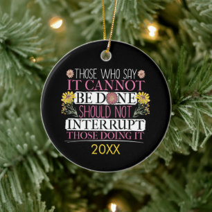 Feministische leider machtigde vrouwen keramisch ornament