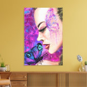 Femme avec impression sur toile Papillon (Insitu(Salon))