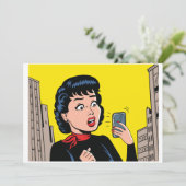 Femme Avec Invitations Téléphoniques (Debout devant)