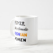 femme bosniaque tasse à café (Devant gauche)