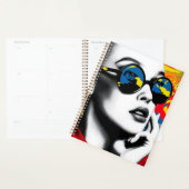Femme d'art pop avec lunettes de soleil (Devant avec enveloppe)