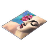 Femme de beauté avec Carnet Rose rouge (Côté gauche)