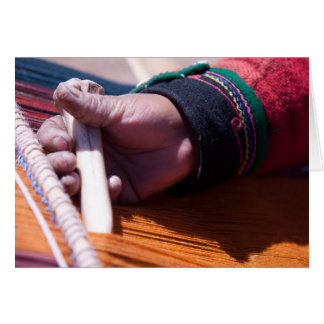 Femme de Chincheros faisant le fil 3 d'alpaga