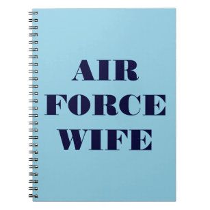Femme de la Force aérienne carnet