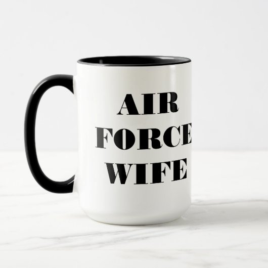 Femme de la Mug Air Force (Gauche)