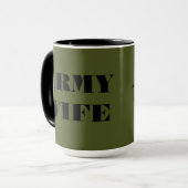 Femme de l'Armée de Mug (Devant gauche)