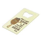 Femme drôle de barillet de brasseur de bière (Dos Angle)