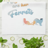 Femme forte... serviette de furets (Plié)