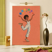 Femme heureuse qui danse avec impression d'art d'é