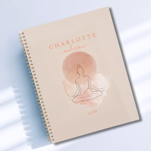 Femme méditant en art minimaliste en ligne