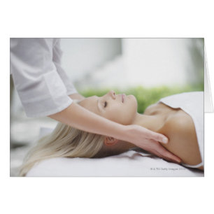 Femme recevant un massage