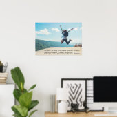 Femme sautant au sommet de la colline poster Chiro (Bureau à domicile)