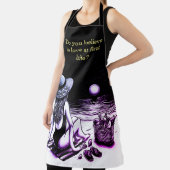 Femmes profitant d'un barbecue d'été avec tabliers (Insitu)