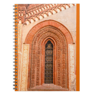FENÊTRE DU CARNET PHOTO DE STYLE GOTHIQUE