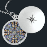 Fenêtre en verre tendu Kaléidoscope7 Collier<br><div class="desc">Un magnifique kaléidoscope réalisé à partir d'une photo d'un magnifique vitrail à la basilique Notre-Dame de la Victoire à Lackawanna,  New York. ( Pour plus d'informations sur cette basilique extraordinaire,  veuillez visiter : www.OurLadyofVictory.org )</div>