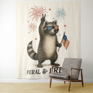 Feral maar gratis vuurwerk Feral Raccoon 4 juli Wandkleed