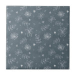 Ferme Ardoise Bleu Main Tirée Carreaux en céramiqu<br><div class="desc">Fleurs blanches et feuilles doux dessinés à la main sur un arrière - plan de ferme bleu ardoise. 100% de satisfaction client avec "Zazzle" tous les jours.</div>