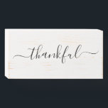 Ferme Mention en bois gracieuse<br><div class="desc">Plus de décor de ferme dans le magasin Little Bayleigh!</div>