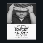 Ferme moderne | Carte budget noir et blanc<br><div class="desc">Ferme moderne | Carte de Noël pour les vacances en noir et blanc - Quelle belle façon d'envoyer vos voeux de vacances cette année. La carte de Noël comporte votre belle photo avec une typographie manuscrite qui lit Good Tidings of " Confort & Joy". Notre modèle de haute qualité vous...</div>