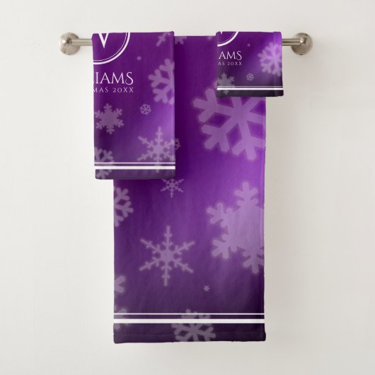 Festif Violet Foil Snowflakes Nom du monogramme (En situation)