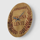 Festina lente grote klok (Hoek)