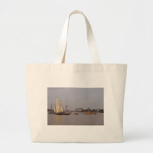 Festival in Greenwich Grote Tote Bag