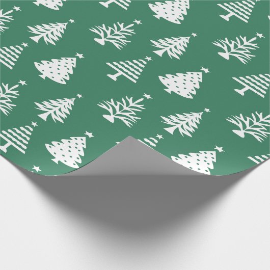 Festive Green and White Christmas Tree Pattern Cadeaupapier (Hoek)