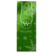 Festive Green Folie Snowflakes Monogram Naam Wijn Cadeautas (Voorkant)