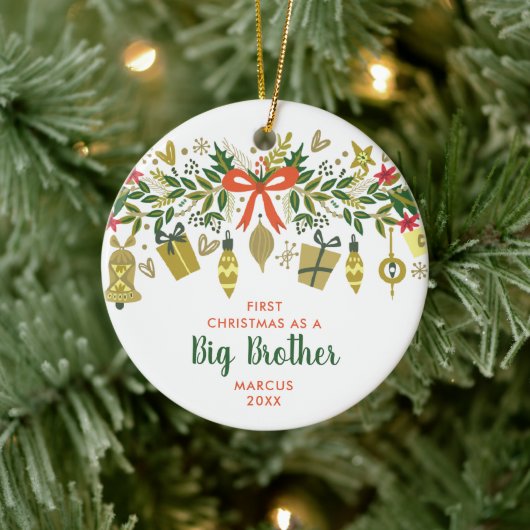 Festive Greenery Personalized 1st Xmas Big Brother Keramisch Ornament (Boom)