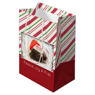 Festive Pug in Red Santa Hat met kerstlicht Medium Cadeauzakje